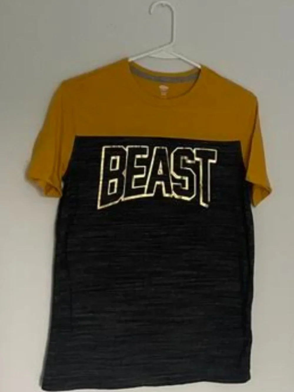 Graphic Football-Style Short Sleeve Tee for Boys Size XL/TG